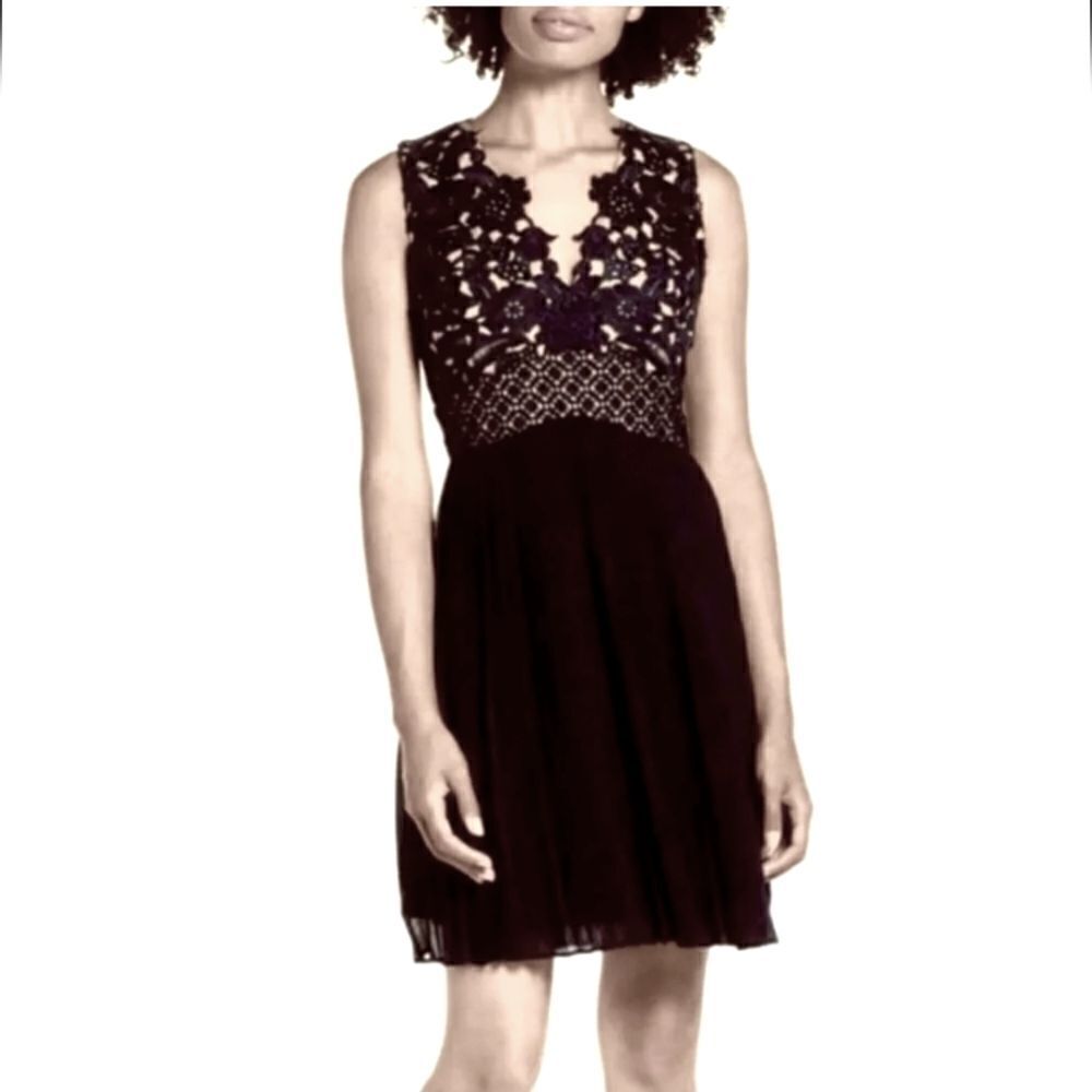 HEARTLOOM Illusion Lace V Neck Dress Black Size M NWT